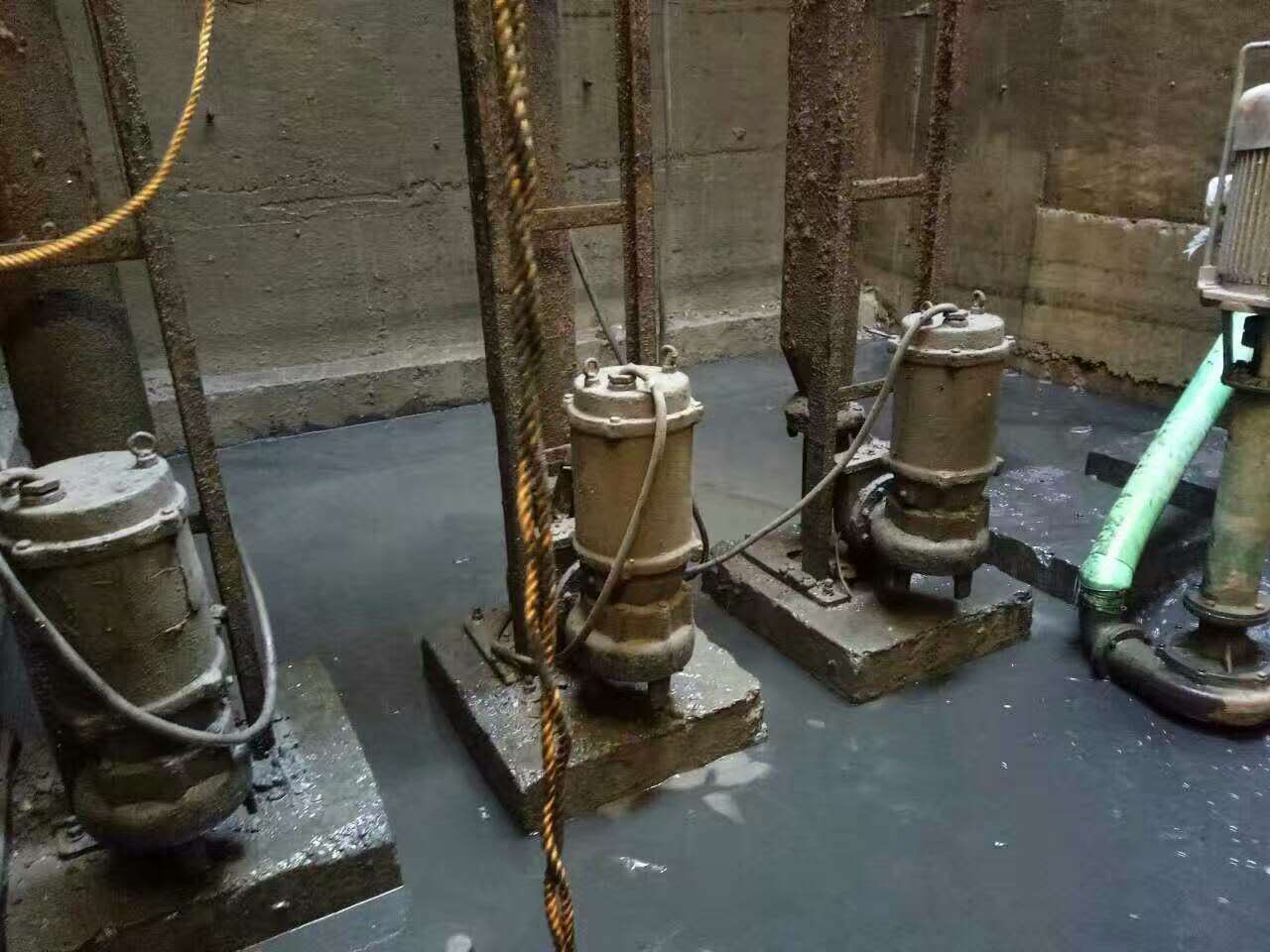 辰溪污水池清理